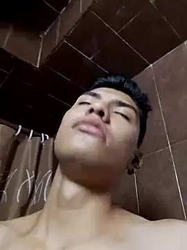 aispuro8505 online show from 11-22-25, 05:34