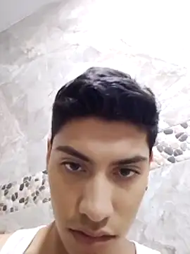 aispuro8505 online show from 10-24-25, 06:45