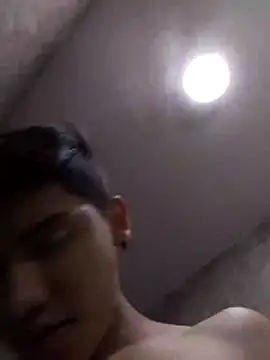 aispuro8505 online show from 10-22-25, 02:33