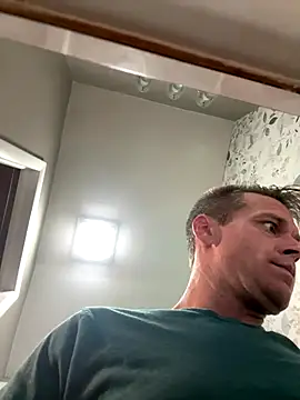 Snapshot of DILFiGuess11 chatting on 09-12-25, 05:29 DILFiGuess11 online show from 09-12-25, 05:29