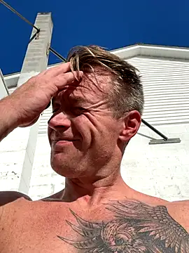 Snapshot of DILFiGuess11 chatting on 09-28-25, 08:27 DILFiGuess11 online show from 09-28-25, 08:27