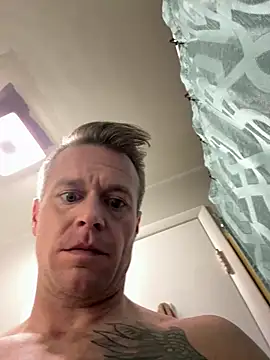 Snapshot of DILFiGuess11 chatting on 11-16-25, 06:07 DILFiGuess11 online show from 11-16-25, 06:07