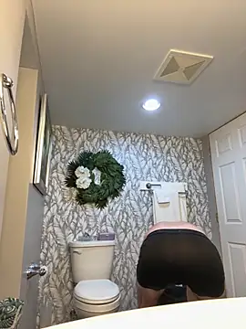 Snapshot of DILFiGuess11 chatting on 11-15-25, 02:54 DILFiGuess11 online show from 11-15-25, 02:54