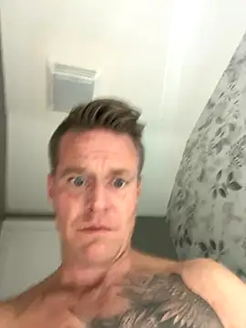 Snapshot of DILFiGuess11 chatting on 09-23-25, 12:17 DILFiGuess11 online show from 09-23-25, 12:17