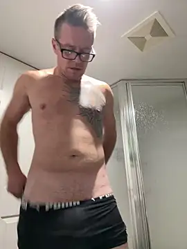 Snapshot of DILFiGuess11 chatting on 11-17-25, 09:08 DILFiGuess11 online show from 11-17-25, 09:08