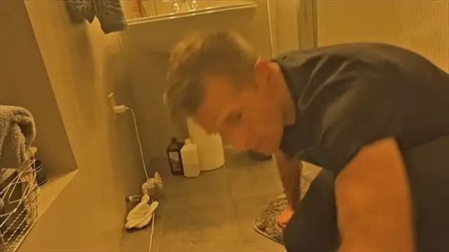 Snapshot of DILFiGuess11 chatting on 10-23-25, 02:21 DILFiGuess11 online show from 10-23-25, 02:21