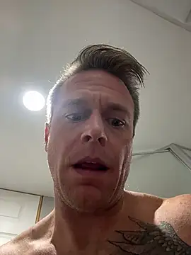 Snapshot of DILFiGuess11 chatting on 11-25-25, 08:14 DILFiGuess11 online show from 11-25-25, 08:14