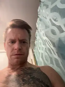 Snapshot of DILFiGuess11 chatting on 01-09-26, 03:08 DILFiGuess11 online show from 01-09-26, 03:08