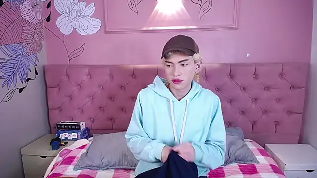 Aaron Fordd online show from 12-16-25, 12:42