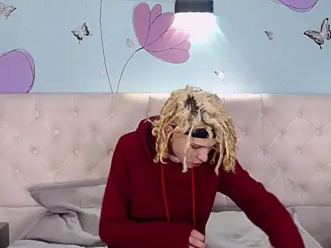 Aaron Fordd online show from 12-18-25, 05:28