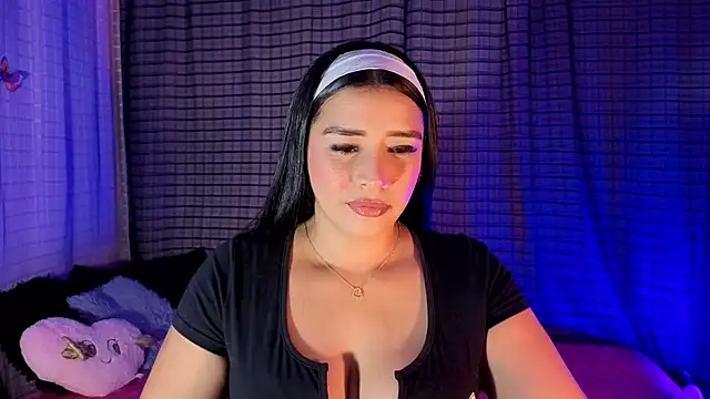 Kayleemorales online show from 10-28-25, 05:45