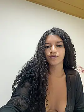 Snapshot of larajuli chatting on 02-17-26, 09:34 larajuli online show from 02-17-26, 09:34