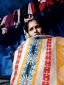 Jooli xx online show from 11-04-25, 04:22