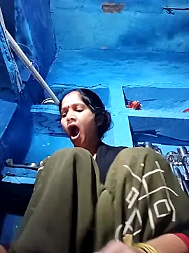 Jooli xx online show from 11-29-25, 01:06