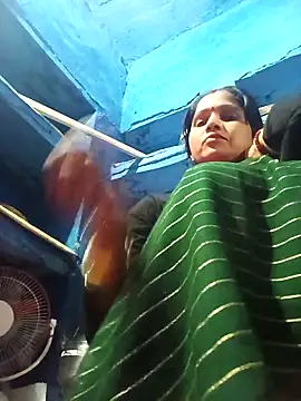 Jooli xx online show from 02-15-26, 03:44