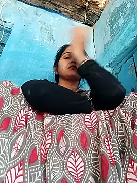 Jooli xx online show from 04-13-26, 03:43