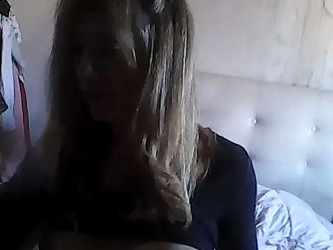 Snapshot of Transfanny chatting on 09-12-25, 03:23 Transfanny online show from 09-12-25, 03:23