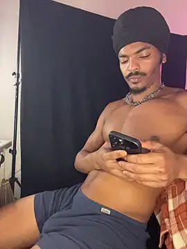 TRILLAHUNG online show from 05-25-26, 04:34