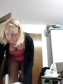 Snapshot of LiluLiluLilu chatting on 09-23-25, 08:16 LiluLiluLilu online show from 09-23-25, 08:16