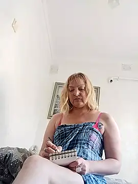 Snapshot of LiluLiluLilu chatting on 09-13-25, 07:08 LiluLiluLilu online show from 09-13-25, 07:08