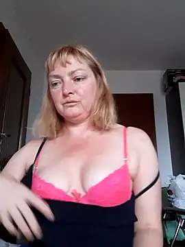 Snapshot of LiluLiluLilu chatting on 09-29-25, 06:42 LiluLiluLilu online show from 09-29-25, 06:42