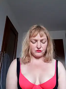 Snapshot of LiluLiluLilu chatting on 10-08-25, 03:02 LiluLiluLilu online show from 10-08-25, 03:02