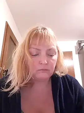 Snapshot of LiluLiluLilu chatting on 10-20-25, 07:03 LiluLiluLilu online show from 10-20-25, 07:03