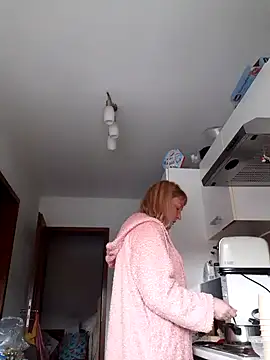 Snapshot of LiluLiluLilu chatting on 10-17-25, 07:33 LiluLiluLilu online show from 10-17-25, 07:33