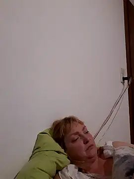 Snapshot of LiluLiluLilu chatting on 10-13-25, 08:54 LiluLiluLilu online show from 10-13-25, 08:54