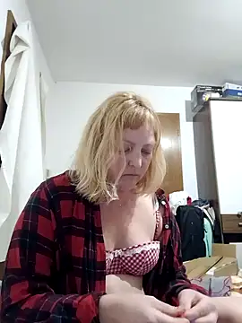 LiluLiluLilu online show from 04-18-26, 07:07