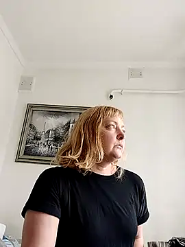 Snapshot of LiluLiluLilu chatting on 09-12-25, 06:13 LiluLiluLilu online show from 09-12-25, 06:13