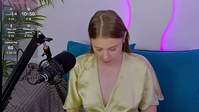 MelanieHenders online show from 10-03-25, 06:04