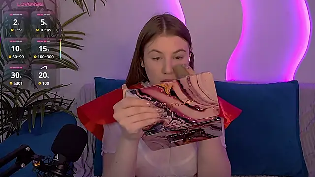 MelanieHenders online show from 10-31-25, 05:48