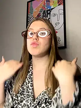 MelanieHenders online show from 10-19-25, 01:47