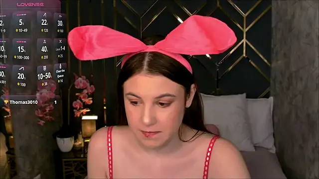 MelanieHenders online show from 11-17-25, 05:55