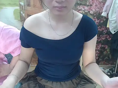 Snapshot of Inomi_2k chatting on 10-23-25, 02:16 Inomi 2k online show from 10-23-25, 02:16
