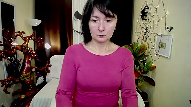 VivianGuchih online show from 10-11-25, 06:03