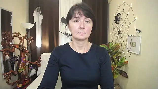 VivianGuchih online show from 10-12-25, 06:26