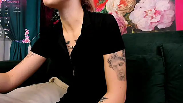 NaomiSol online show from 09-19-25, 07:40