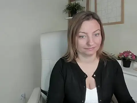 angelaSamt online show from 09-18-25, 05:43