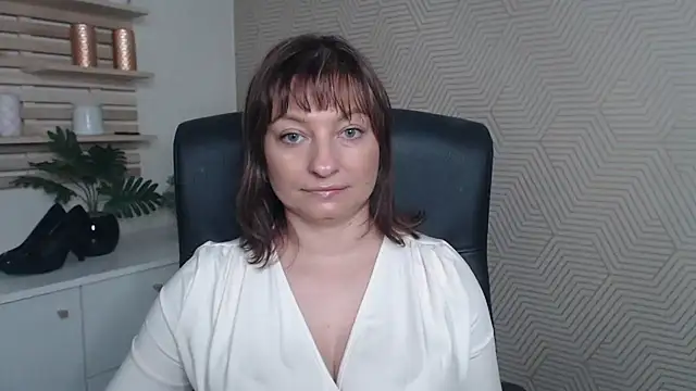 angelaSamt online show from 12-15-25, 06:52