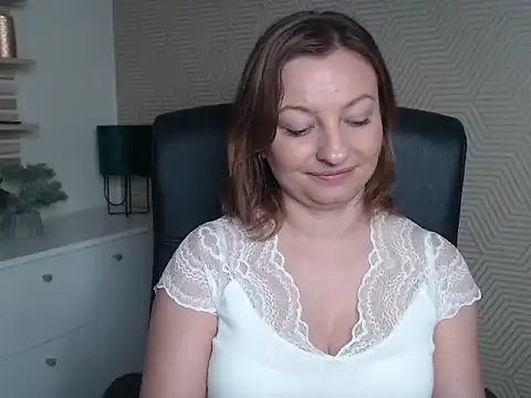 angelaSamt online show from 10-29-25, 06:45