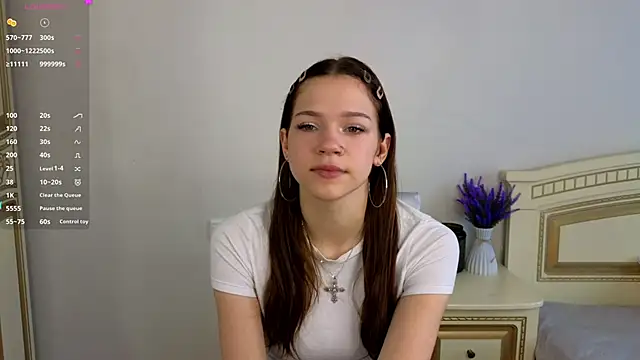 Snapshot of VelvetRisque chatting on 04-29-26, 06:17 VelvetRisque online show from 04-29-26, 06:17