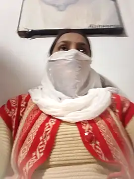 posewith online show from 11-18-25, 03:15