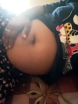 Snapshot of Alina-khan chatting on 10-27-25, 06:03 Alina-khan online show from 10-27-25, 06:03