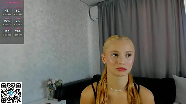 Snapshot of NaughtySeraphine chatting on 09-24-25, 06:31 NaughtySeraphine online show from 09-24-25, 06:31