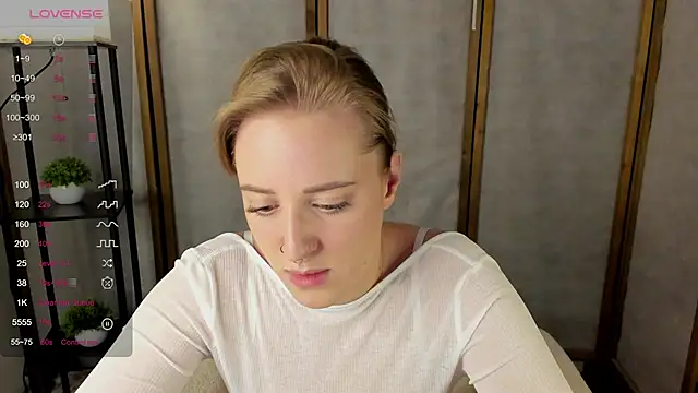 Alice Cire online show from 11-20-25, 01:56