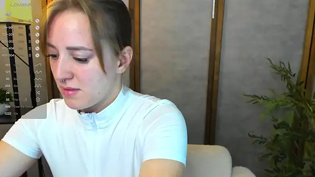 Alice Cire online show from 10-13-25, 02:46