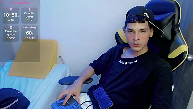 Snapshot of yankees_ chatting on 09-10-25, 03:49 yankees online show from 09-10-25, 03:49