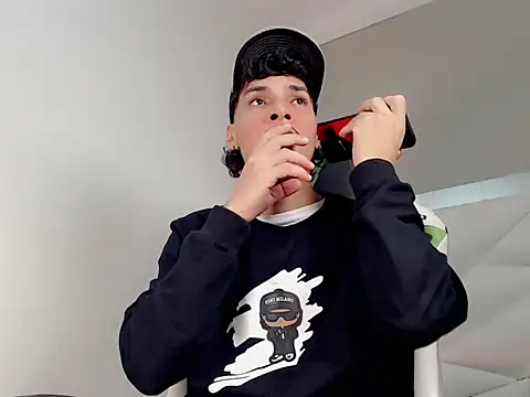 Snapshot of yankees_ chatting on 11-15-25, 03:54 yankees online show from 11-15-25, 03:54